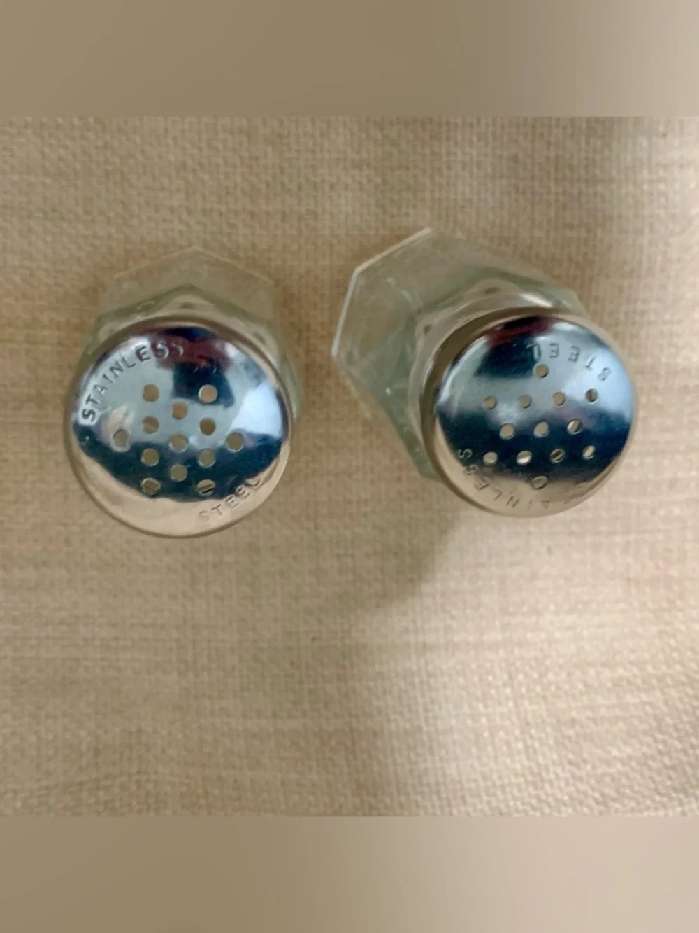 🔍 Vintage HALCO USA Glass Salt & Pepper Shaker Set – Stainless Steel Tops (2)